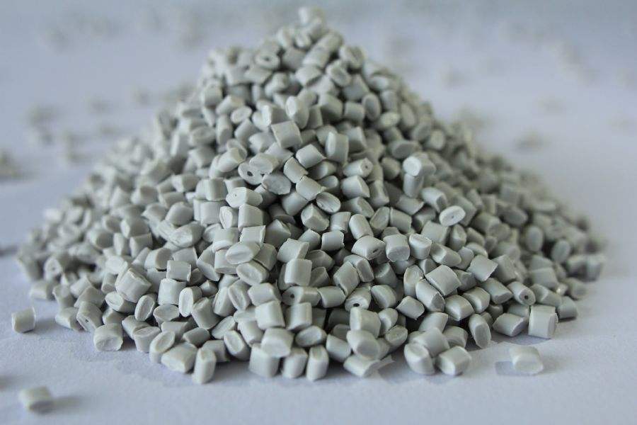 Flame-retardant nylon